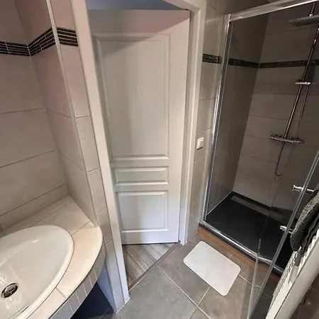 Triplex Vieux Bourg Apartmán *